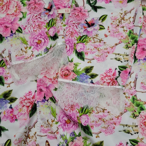 Homebodii Floral Robe Medium - Picture 8 of 10